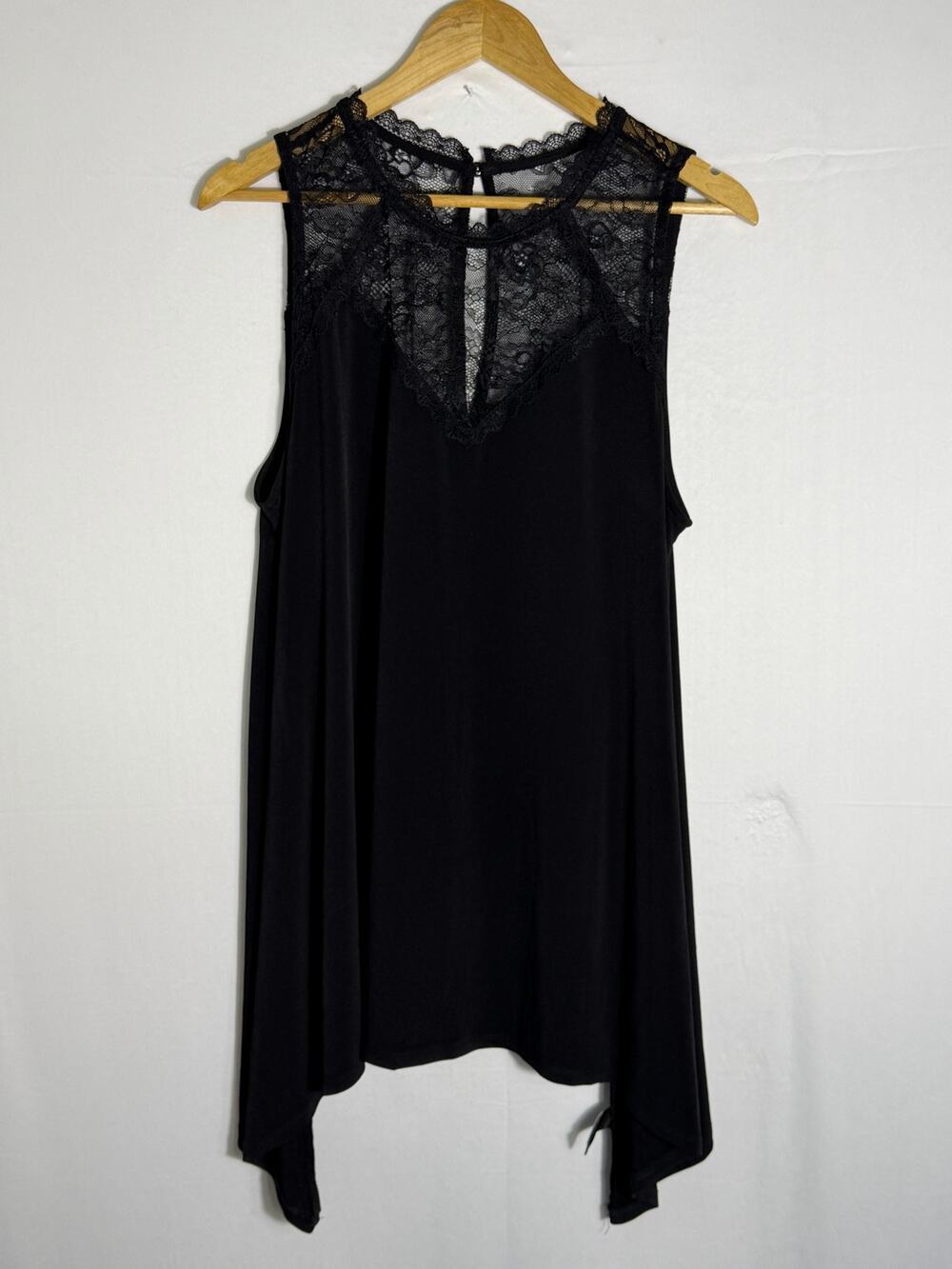 NWT Torrid Whimsygoth Black Lace Sleeveless Handkerchief Hem Top Size 2